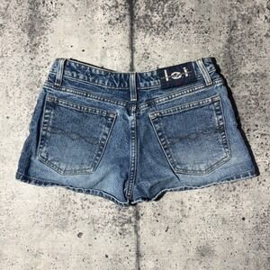 Vintage 90s/00s Y2K l.e.i. Women's Medium Wash Denim Shorts Low Rise Cotton